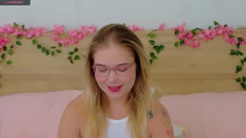 Lilith Bonheur online show from November 22, 3:16 am