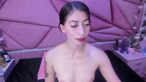Snapshot of lilith_cooper20 chatting on February 20, 10:15 pm lilith cooper20 online show from February 20, 10:15 pm