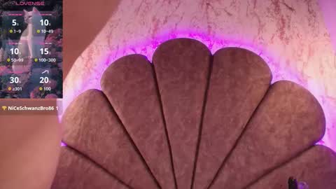 Snapshot of lilith_curvy chatting on September 14, 8:10 pm online show from September 14, 8:10 pm