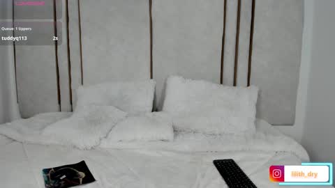 lilith_dry online show from October 10, 4:35 pm