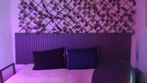 Lilith Patton  online show from December 22, 12:01 pm