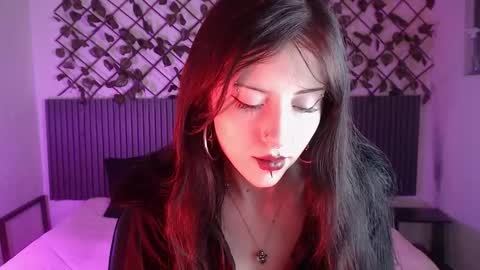 Lilith Patton  online show from December 19, 12:44 pm