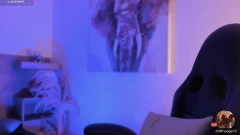 Snapshot of lilith_sage_ chatting on February 21, 11:33 am lilith_sage_ online show from February 21, 11:33 am
