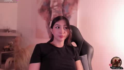 Snapshot of lilith_sage_ chatting on February 20, 11:31 am lilith_sage_ online show from February 20, 11:31 am