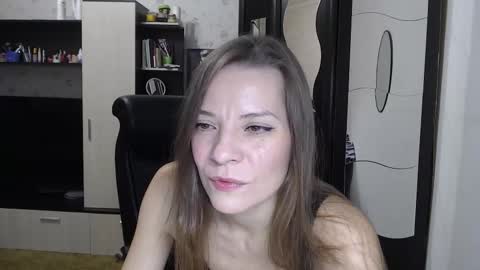 lilith small21 online show from November 25, 9:30 am