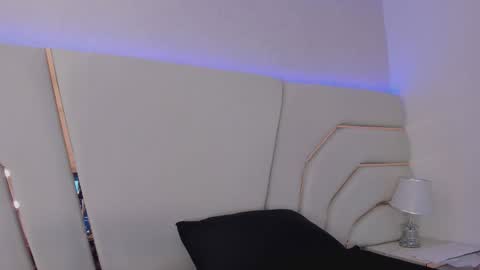    online show from October 19, 6:45 pm