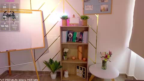 LILITH 200 LIKES   Thursday Clown Costume M online show from September 29, 5:45 pm