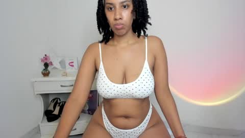 Alejandra  online show from May 23, 6:20 am