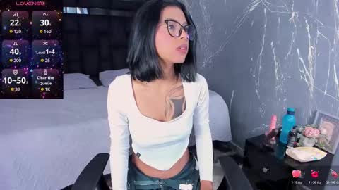 Lilith luxorr online show from November 18, 1:25 pm