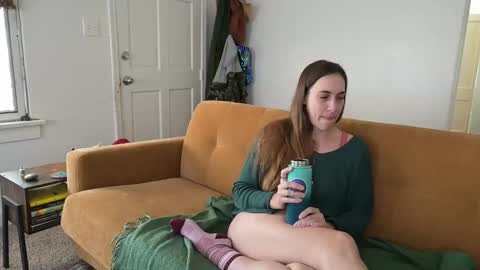 L online show from December 5, 5:44 pm