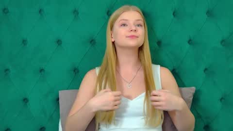 lilitrosen online show from October 14, 5:38 pm
