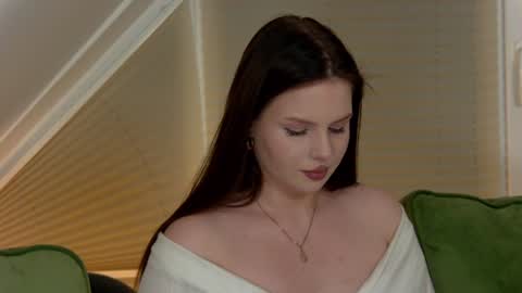 LiliyaStrawberry online show from December 1, 9:39 pm