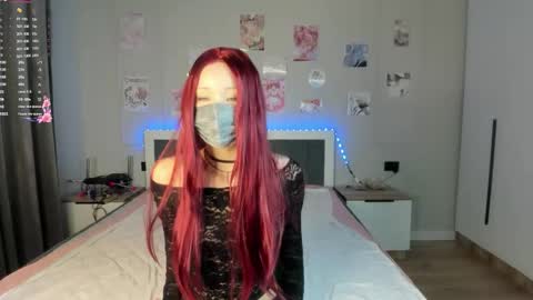       Chaerin online show from February 20, 11:45 am