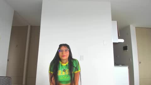 Snapshot of lillaa_ chatting on October 21, 9:18 pm lillaa_ online show from October 21, 9:18 pm