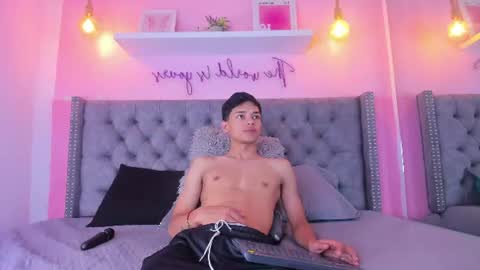 lillian_lee1 online show from June 15, 7:50 pm