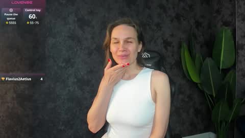 lillian_white1 online show from March 22, 1:09 am