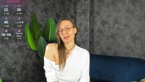 lillian_white1 online show from May 24, 1:13 am