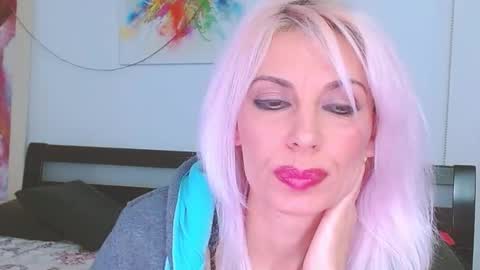 Lara online show from February 22, 9:26 pm