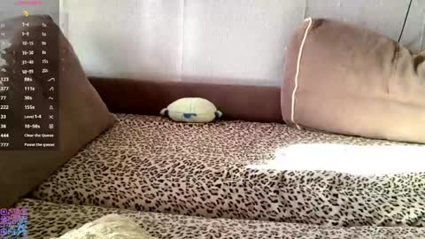 Amelia online show from May 17, 1:31 pm