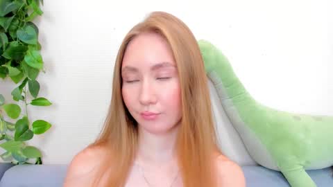 Snapshot of lillianix chatting on September 16, 2:46 am Lili online show from September 16, 2:46 am