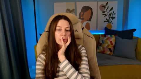 lillibright online show from December 25, 2:23 pm