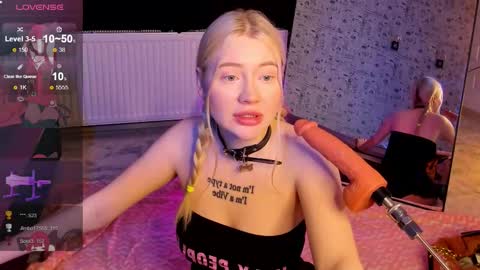 lillie_berry online show from February 25, 7:01 am