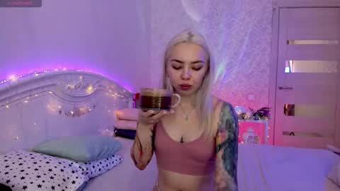 Snapshot of lillimooore chatting on September 19, 2:48 am LilliMoore online show from September 19, 2:48 am