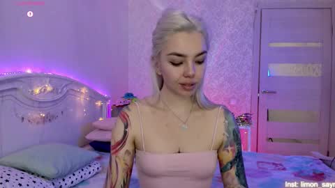 LilliMoore online show from October 26, 12:11 am