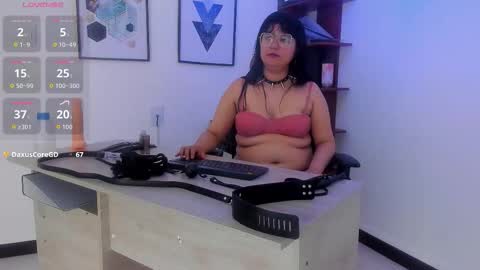 lillit_darkheart_ online show from October 24, 12:11 am