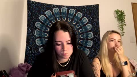 lillstephanie online show from October 5, 4:32 am