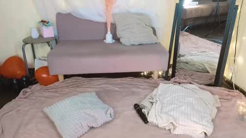 Snapshot of lilly_cooperr534616 chatting on February 26, 8:50 am Lilly online show from February 26, 8:50 am