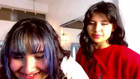   online show from August 4, 11:06 am
