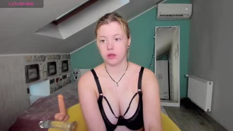 Lilly Depp online show from December 4, 7:55 am