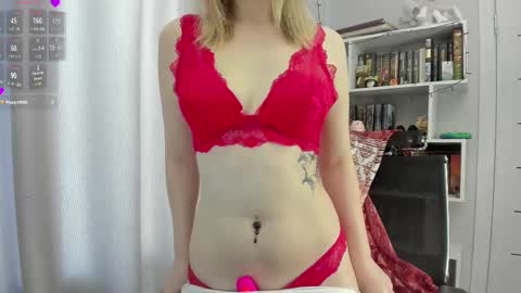 Snapshot of lillyfan_x chatting on February 14, 4:04 am LillyFan X online show from February 14, 4:04 am