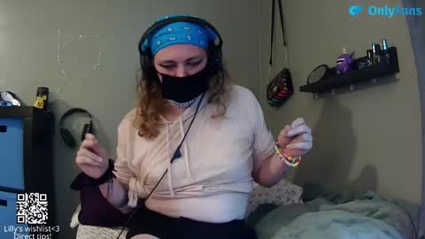 LillyLovings online show from September 20, 1:30 am