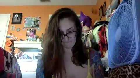 hi guys im back on here 3 online show from October 1, 7:13 pm