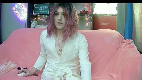 lillyVonT online show from November 30, 11:45 pm