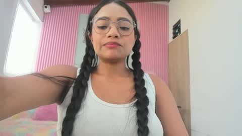 lillyy16 online show from May 13, 4:16 pm