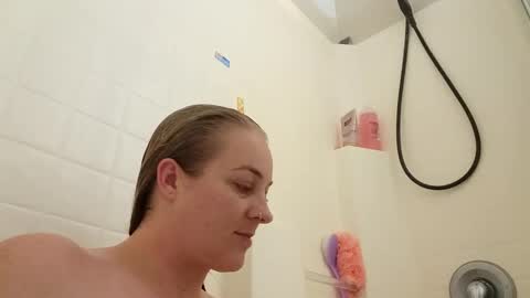 Whos that gurl online show from December 15, 10:58 pm