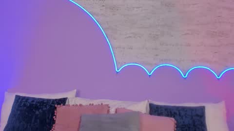 Lilou online show from September 23, 11:59 am