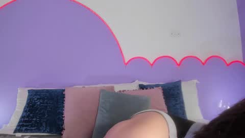 Snapshot of lilou_albrecht chatting on February 11, 11:53 am Lilou online show from February 11, 11:53 am