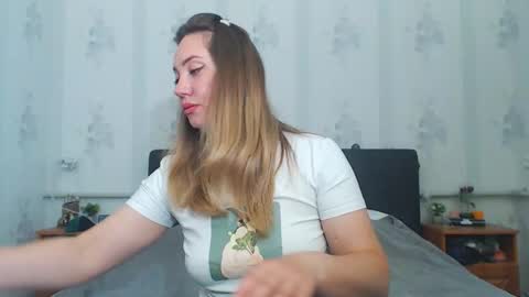 lilu_cute25 online show from May 10, 6:58 pm