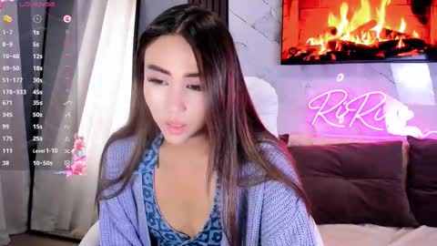 Lily online show from September 18, 7:56 am