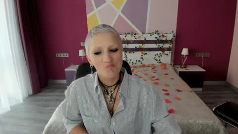 Lilu online show from October 7, 5:47 am