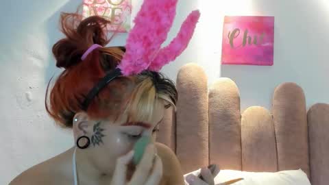 L i l y online show from September 27, 7:33 pm