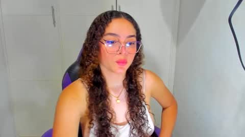 Snapshot of lily_anal_squirt chatting on December 12, 8:10 pm lily_anal_squirt online show from December 12, 8:10 pm