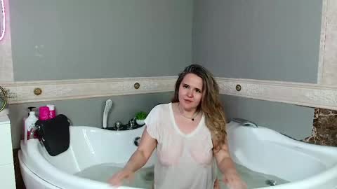 Lily online show from May 14, 1:48 am