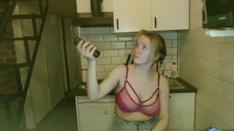 Lily dollyx online show from September 30, 6:29 pm