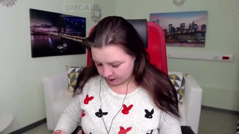 Lily online show from February 9, 8:29 am