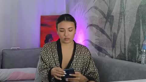 Snapshot of lily_foster_ chatting on March 4, 8:13 am Lily online show from March 4, 8:13 am